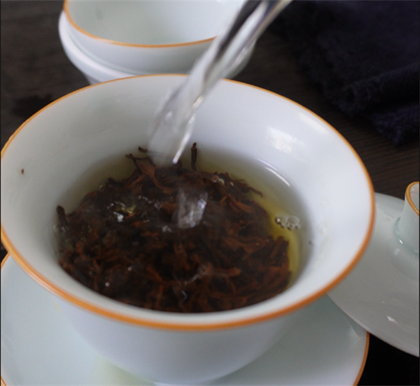 还在担心喝茶失眠？乐享茶室教你喝茶小技巧